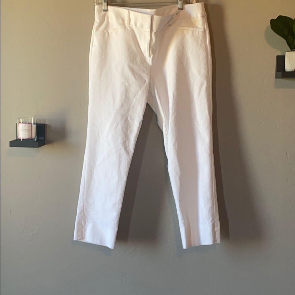 Like new LOFT white cropped pant
